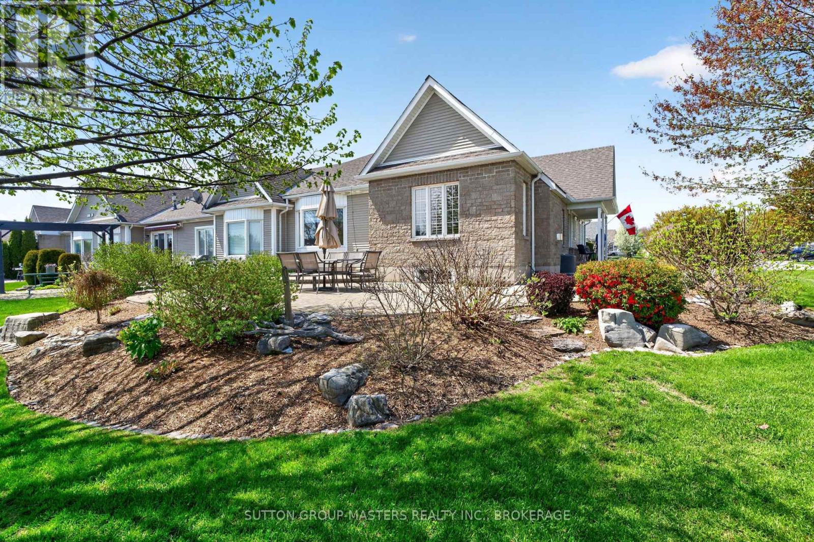 110 BRITANNIA CRESCENT - 32