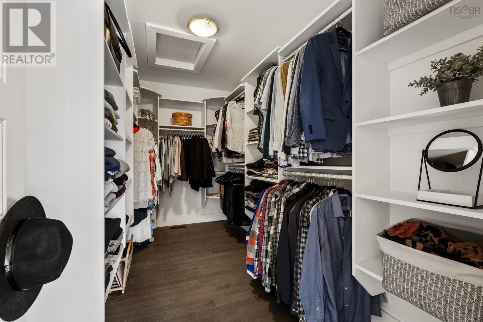 53 Hollyhock Way - 26