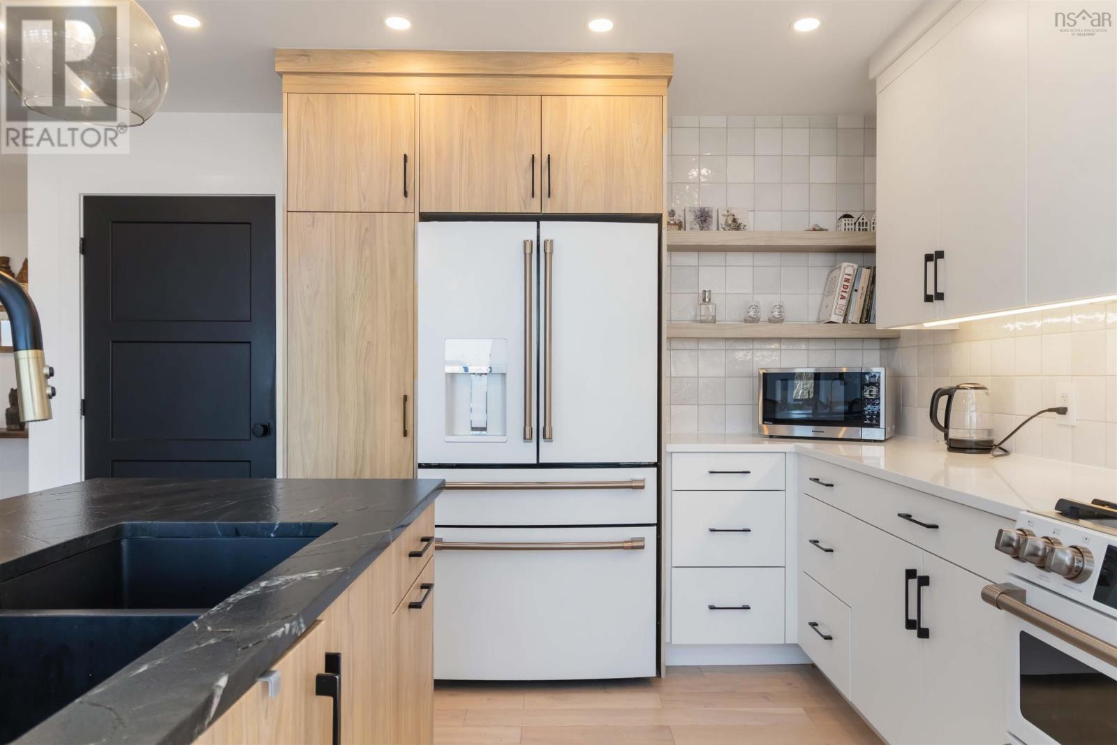 Property 2 of 51 of 105 Janda Crescent