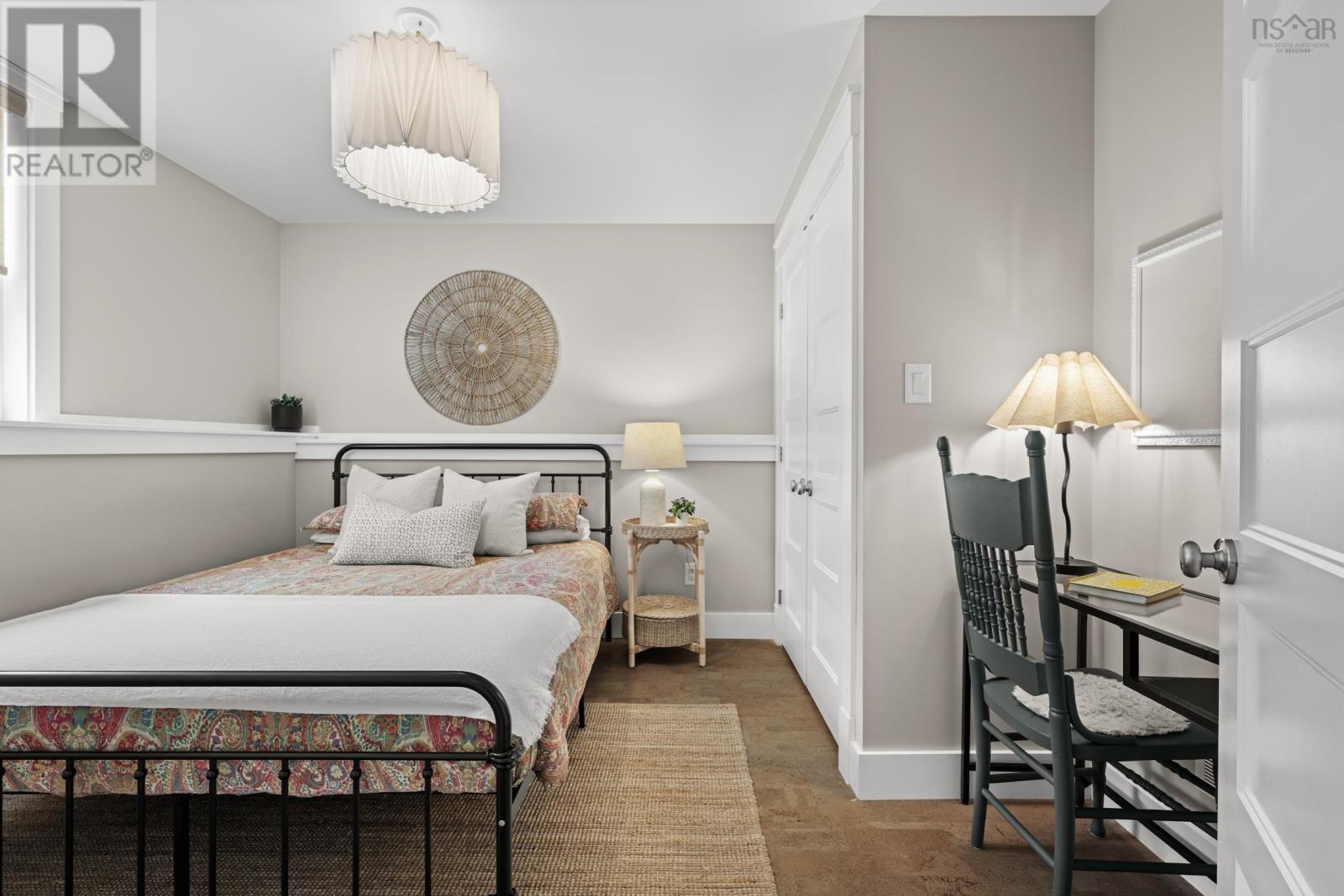 53 Hollyhock Way - 39