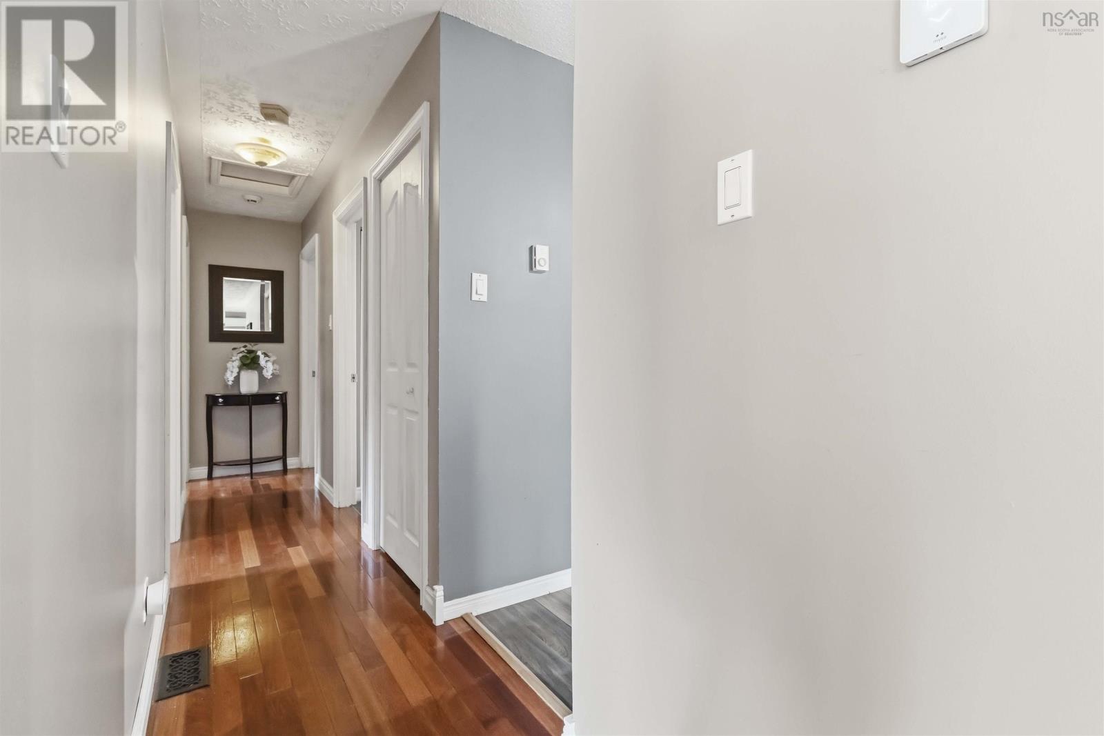 63 DESBRISAY Drive - 11