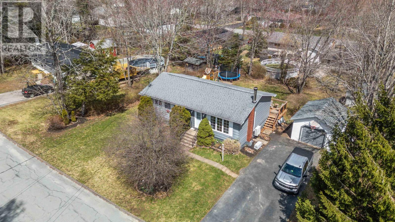63 DESBRISAY Drive - 33