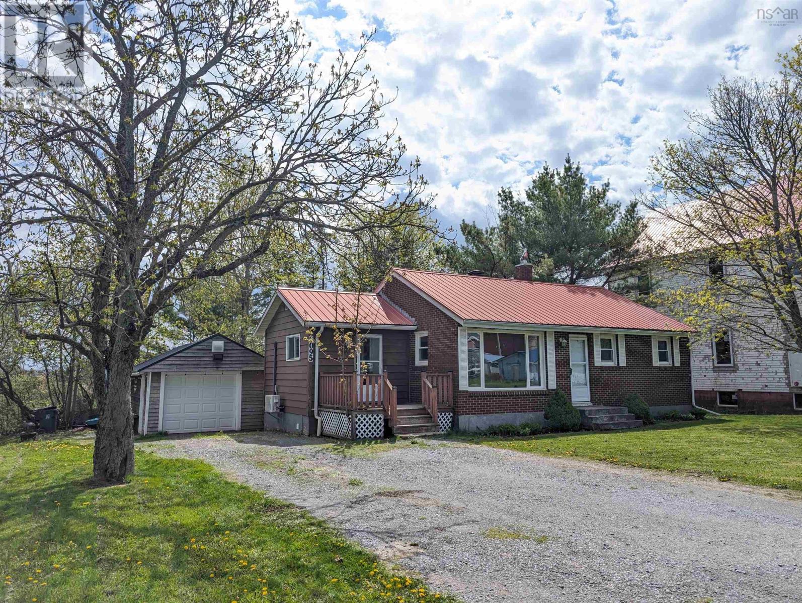 Property 8 of 20 of 2095 Highway 2