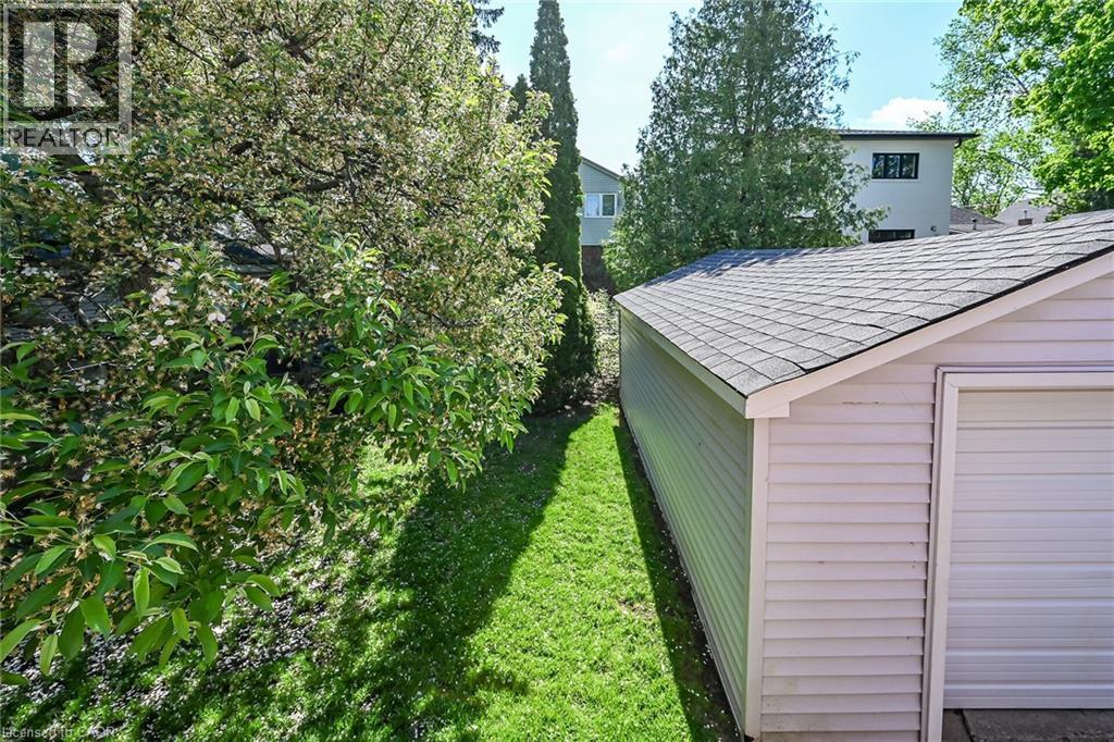 62 UPLANDS Avenue, Hamilton, Ontario, L8S3X8 — Photo 6