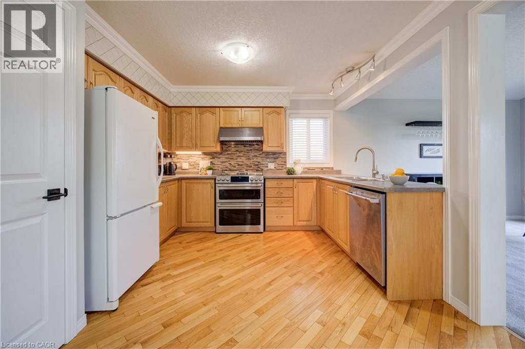 1161 COUNTRYSTONE Drive, Kitchener, Ontario, N2N3H4 — Photo 5