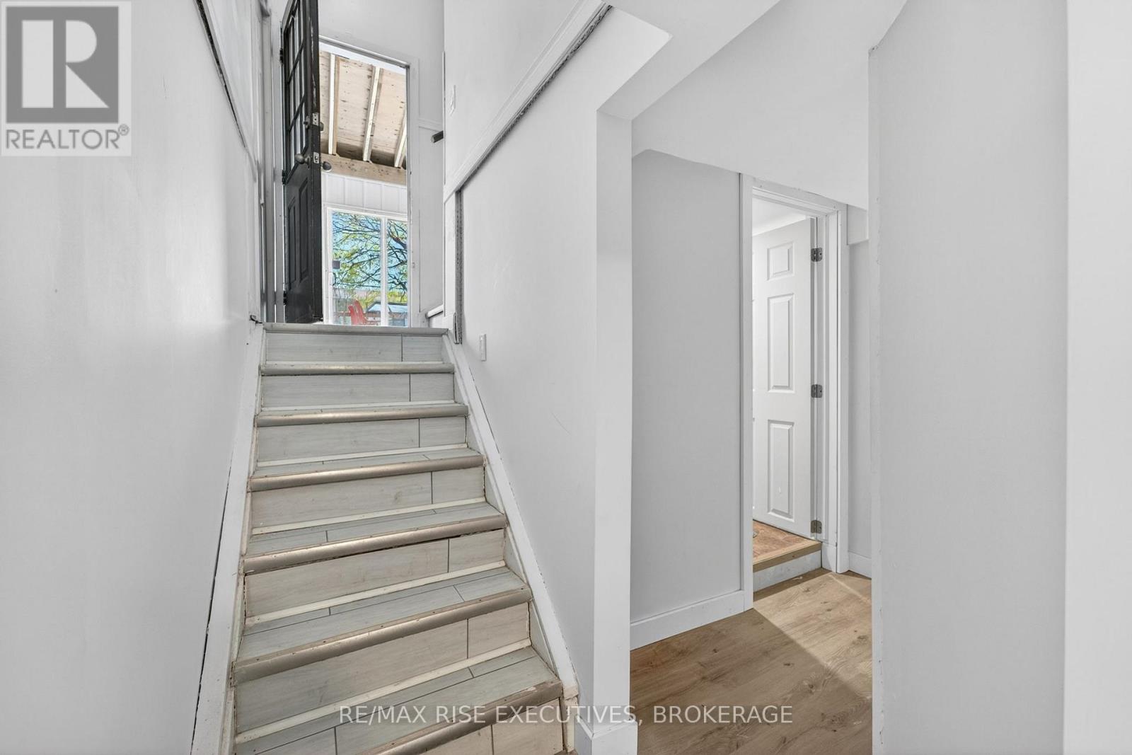 1071 HUDSON DRIVE - 18