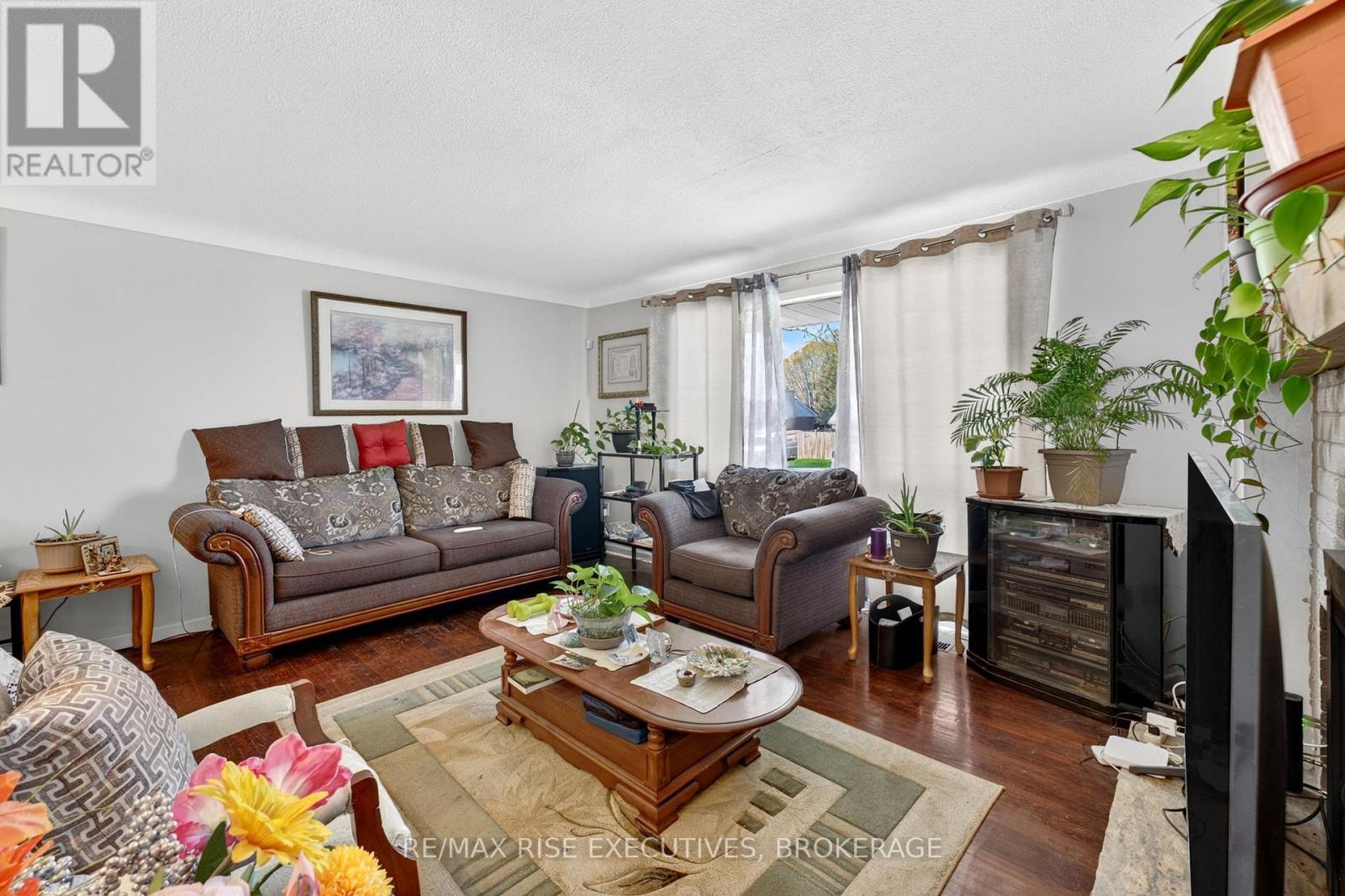 1071 HUDSON DRIVE - 6