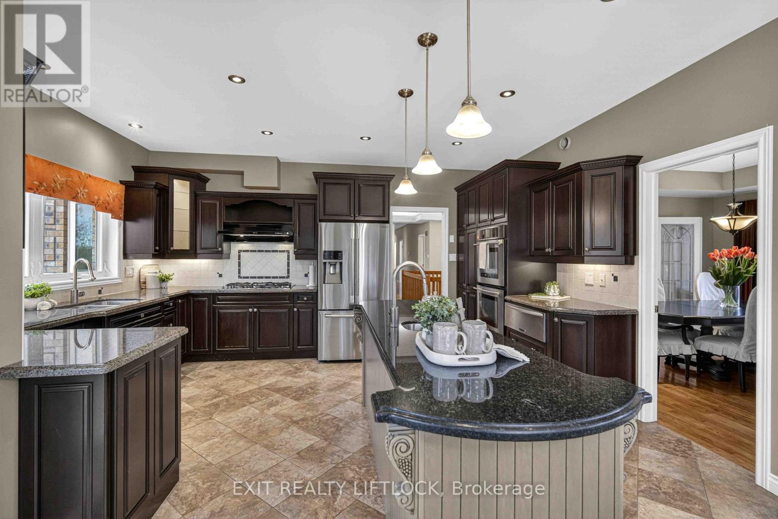 2045 CAMPBELL AVENUE - 15
