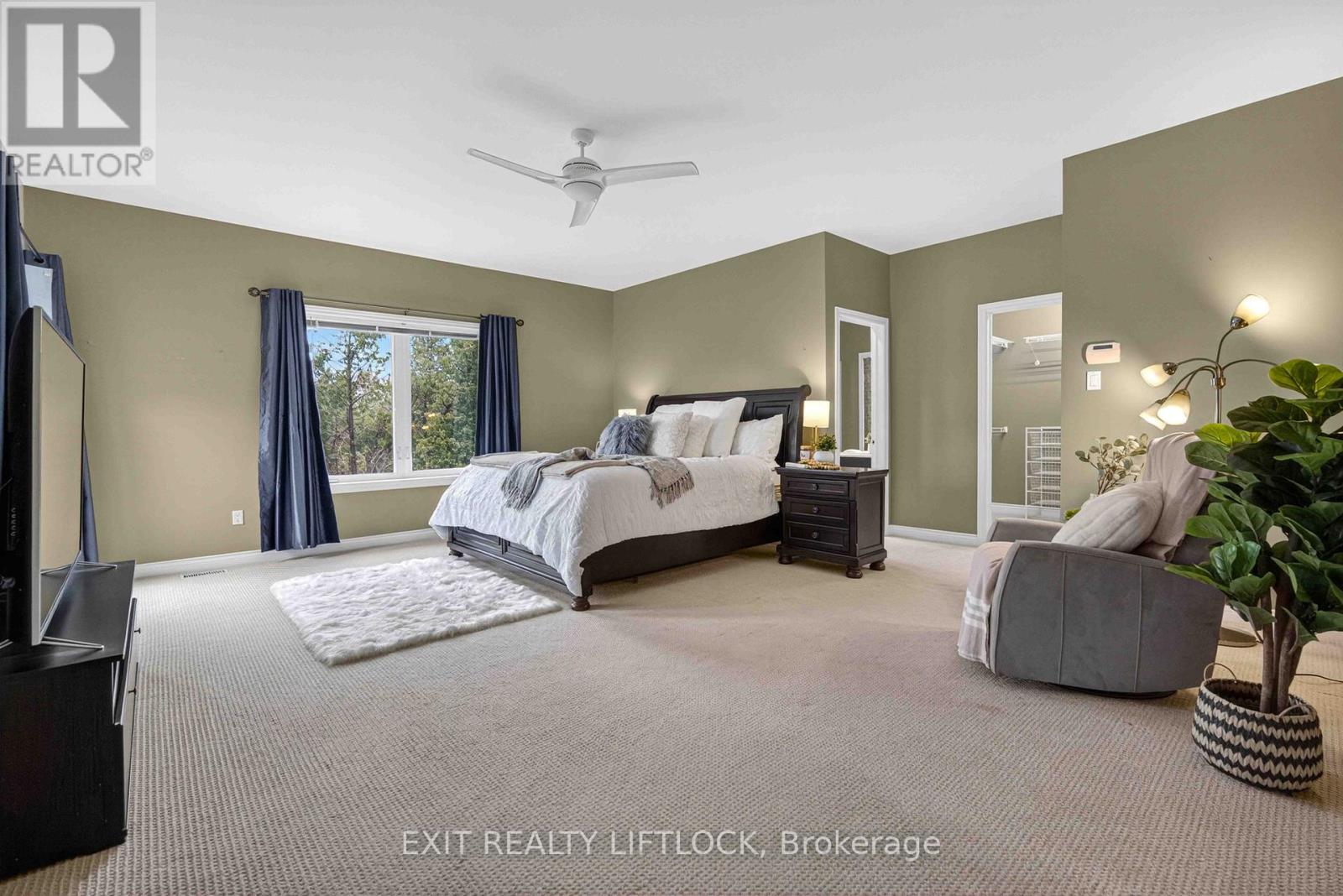 2045 CAMPBELL AVENUE - 19