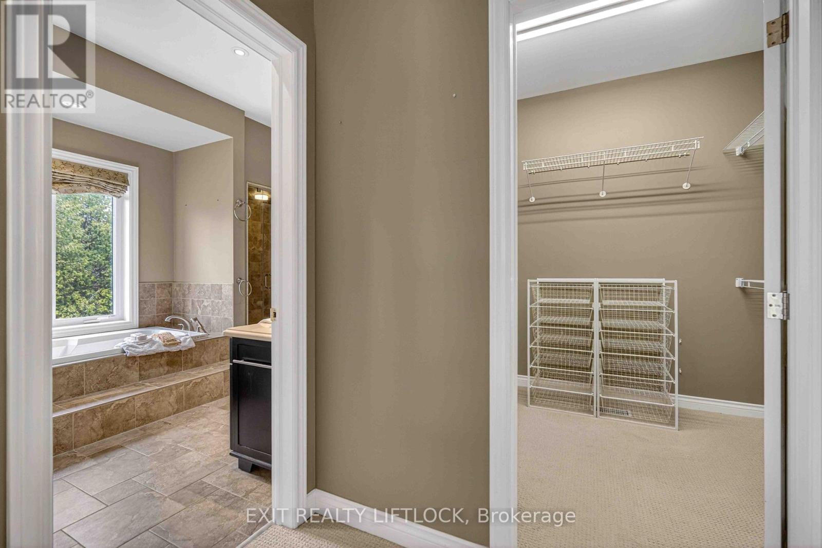 2045 CAMPBELL AVENUE - 21