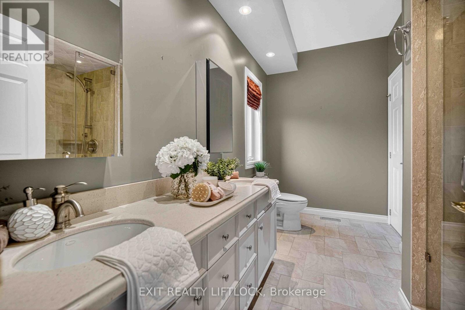 2045 CAMPBELL AVENUE - 26