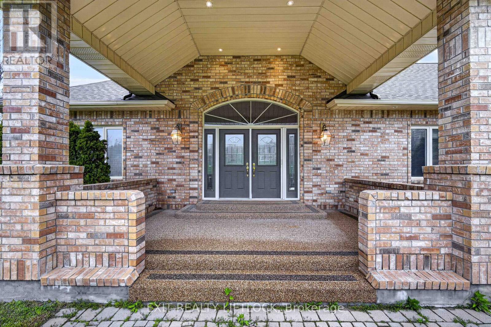 2045 CAMPBELL AVENUE - 3