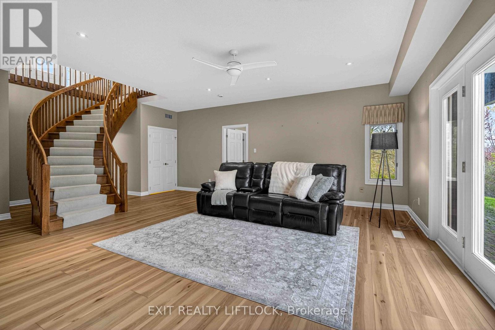2045 CAMPBELL AVENUE - 30