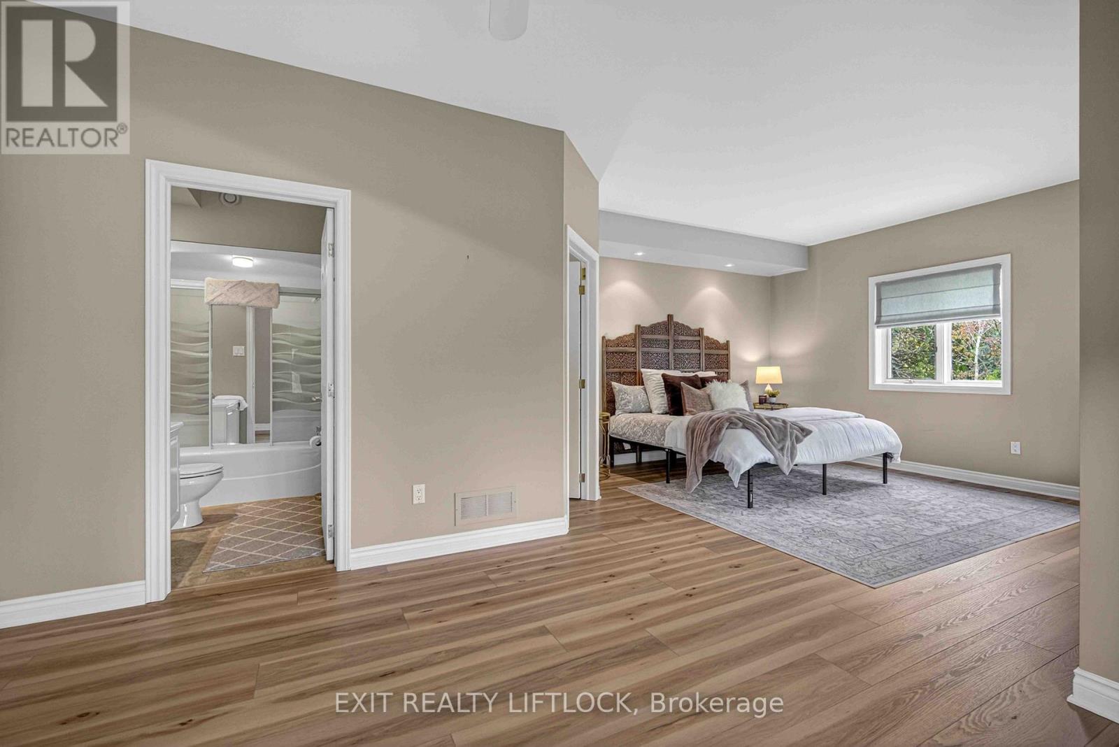 2045 CAMPBELL AVENUE - 35