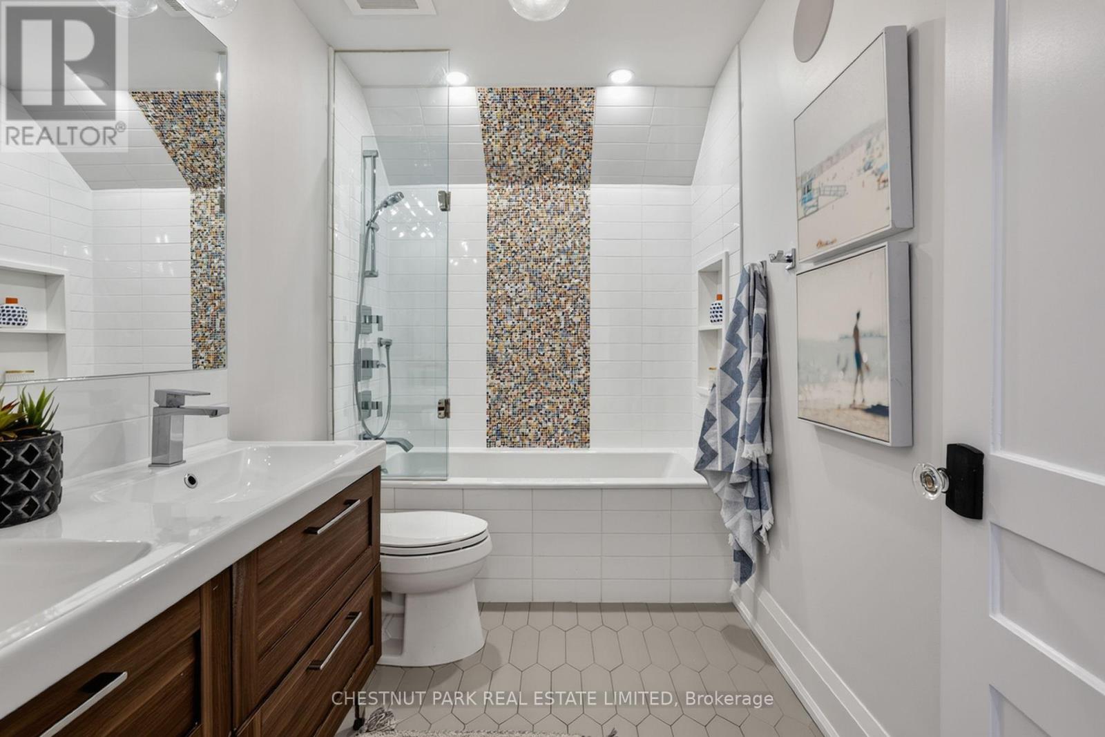 411 KEEWATIN AVENUE - 21