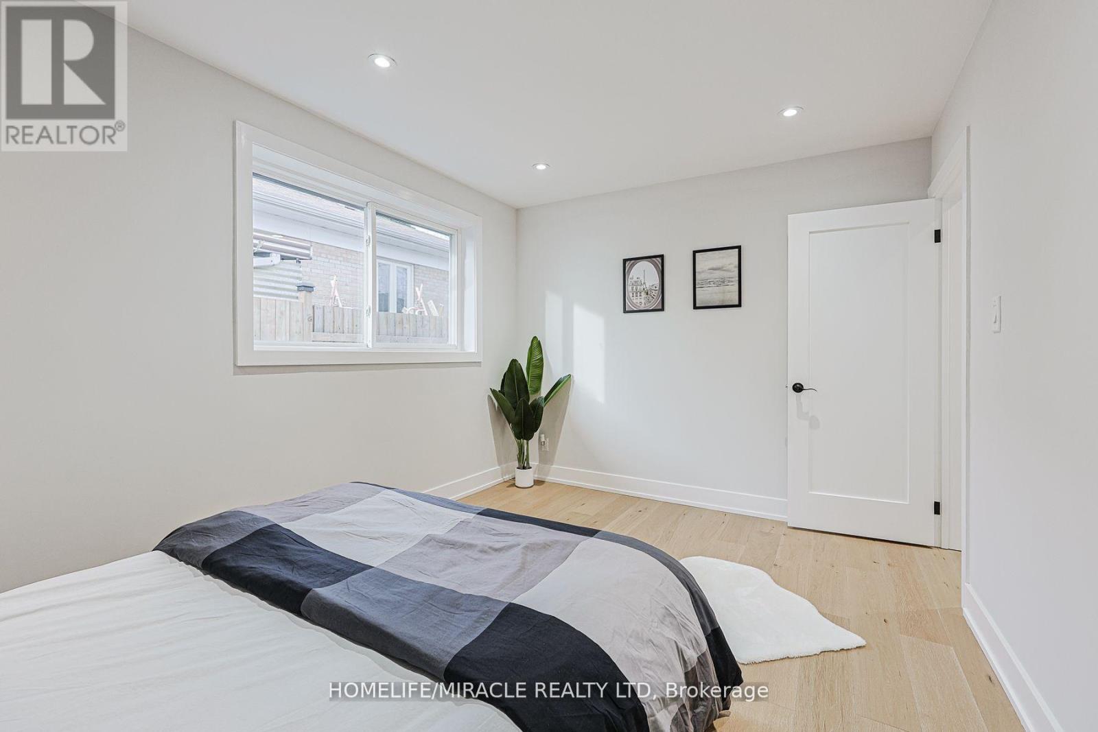 22 ARNPRIOR ROAD - 22