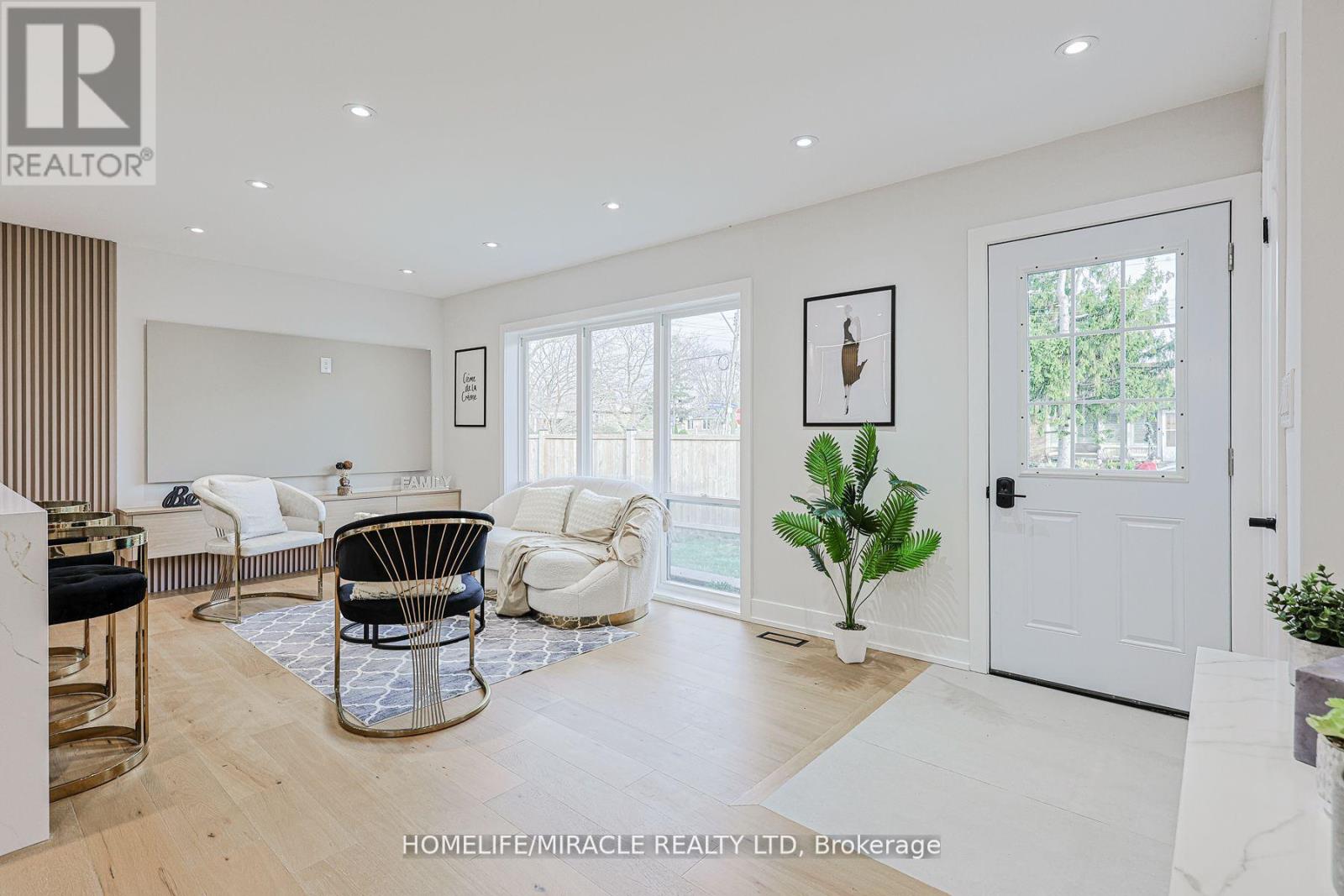 22 ARNPRIOR ROAD - 8