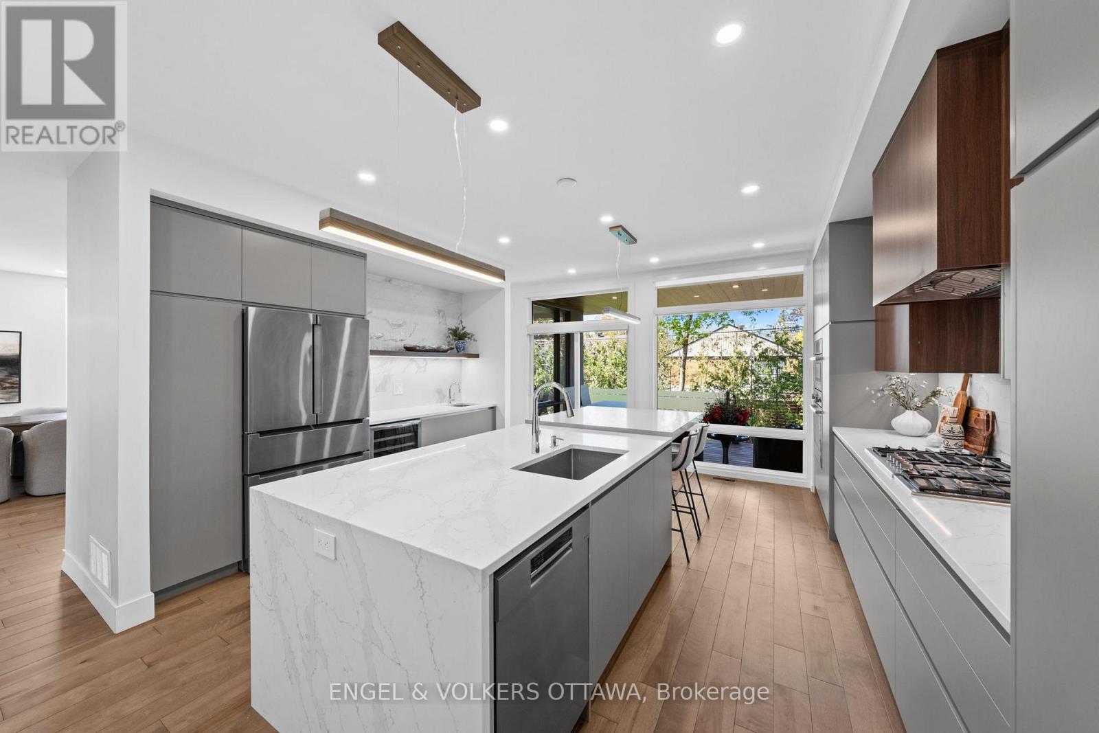 620 ROWANWOOD AVENUE - 13