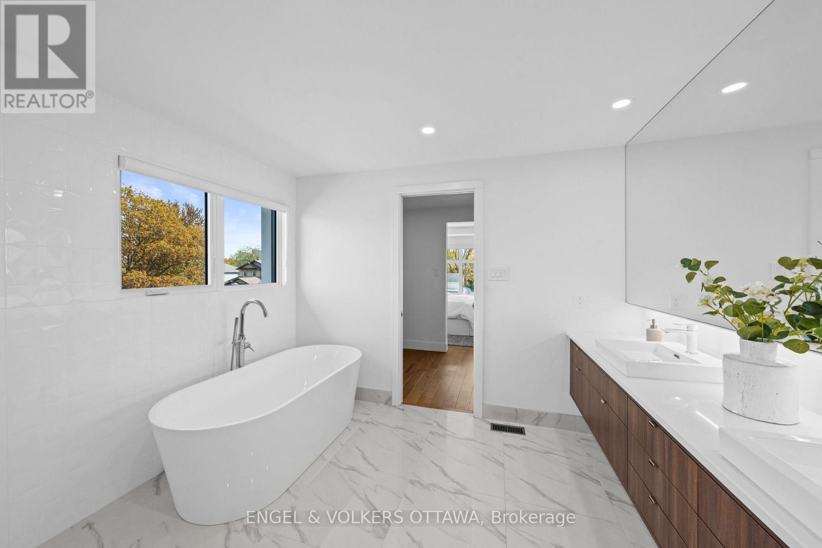 620 ROWANWOOD AVENUE - 21