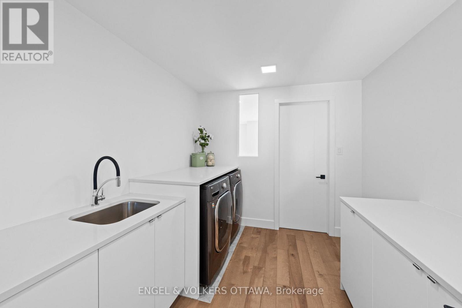 620 ROWANWOOD AVENUE - 29