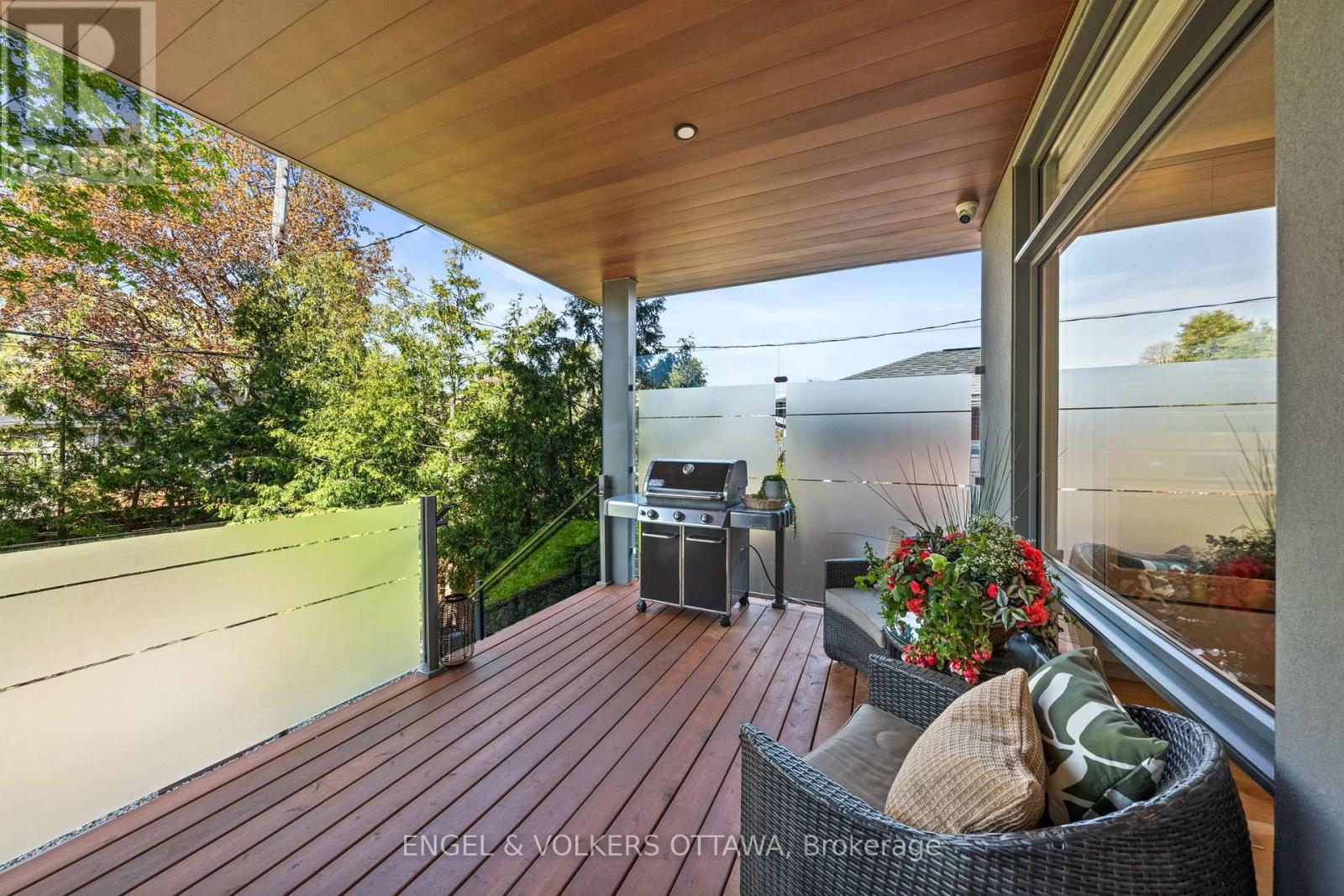 620 ROWANWOOD AVENUE - 39