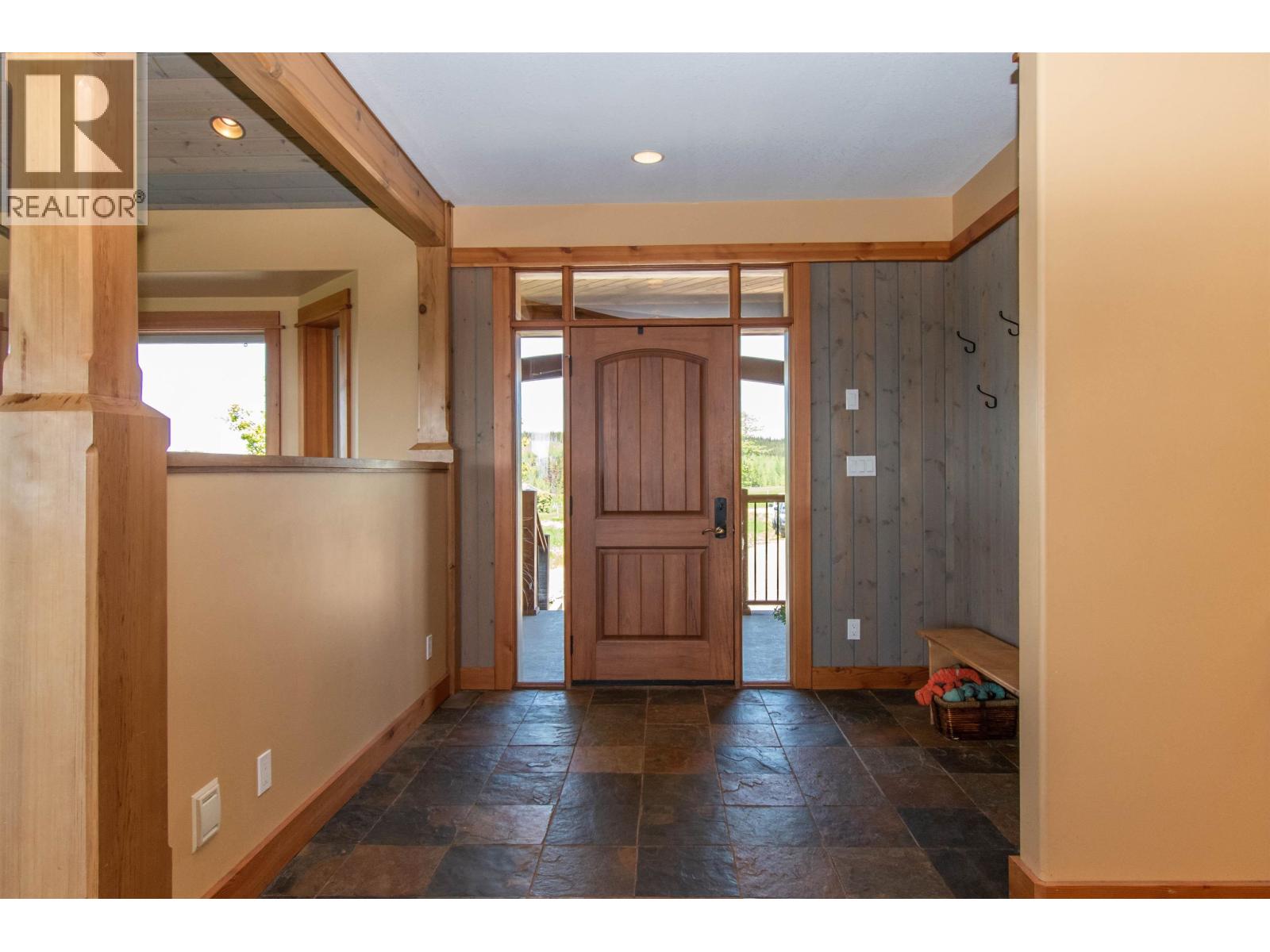 6536-7018 BOUNDARY ROAD - 7