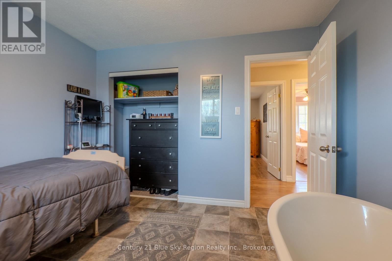 203 RANCIER STREET - 22
