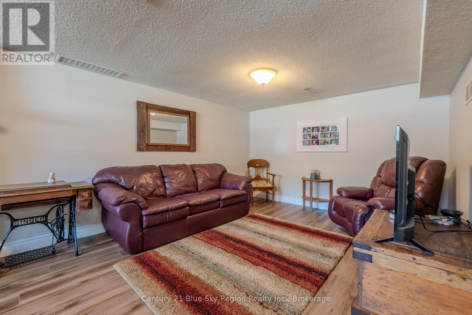 203 RANCIER STREET - 26