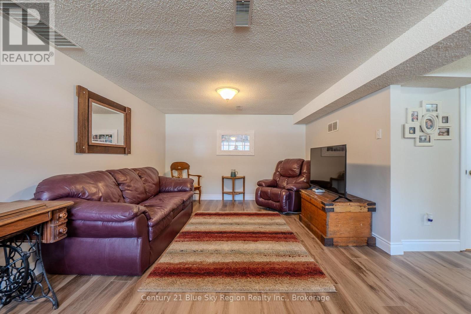 203 RANCIER STREET - 27