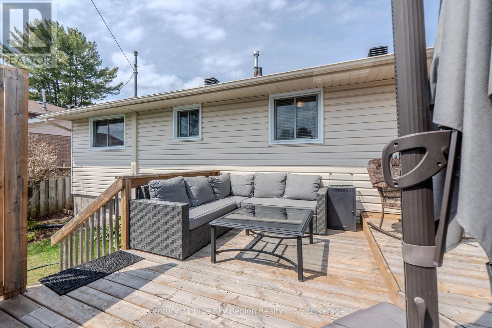 203 RANCIER STREET - 34