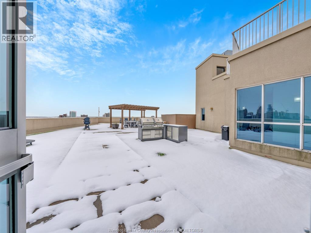 #703 1225 RIVERSIDE DRIVE West - 23