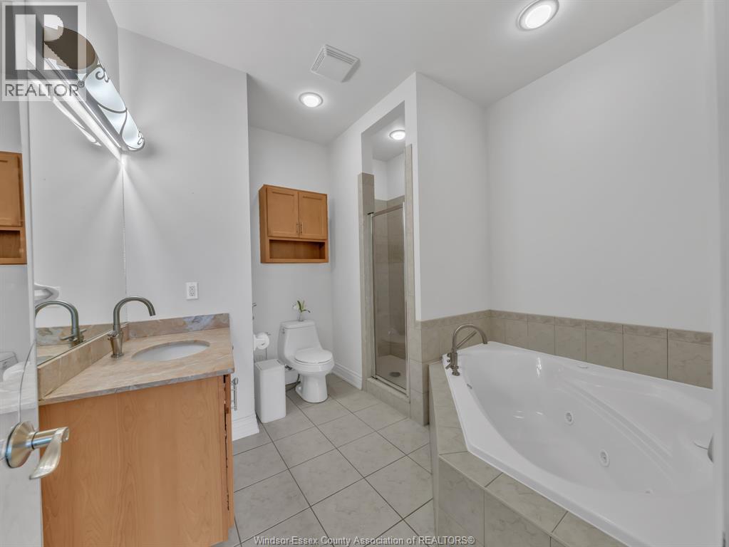 #703 1225 RIVERSIDE DRIVE West - 36