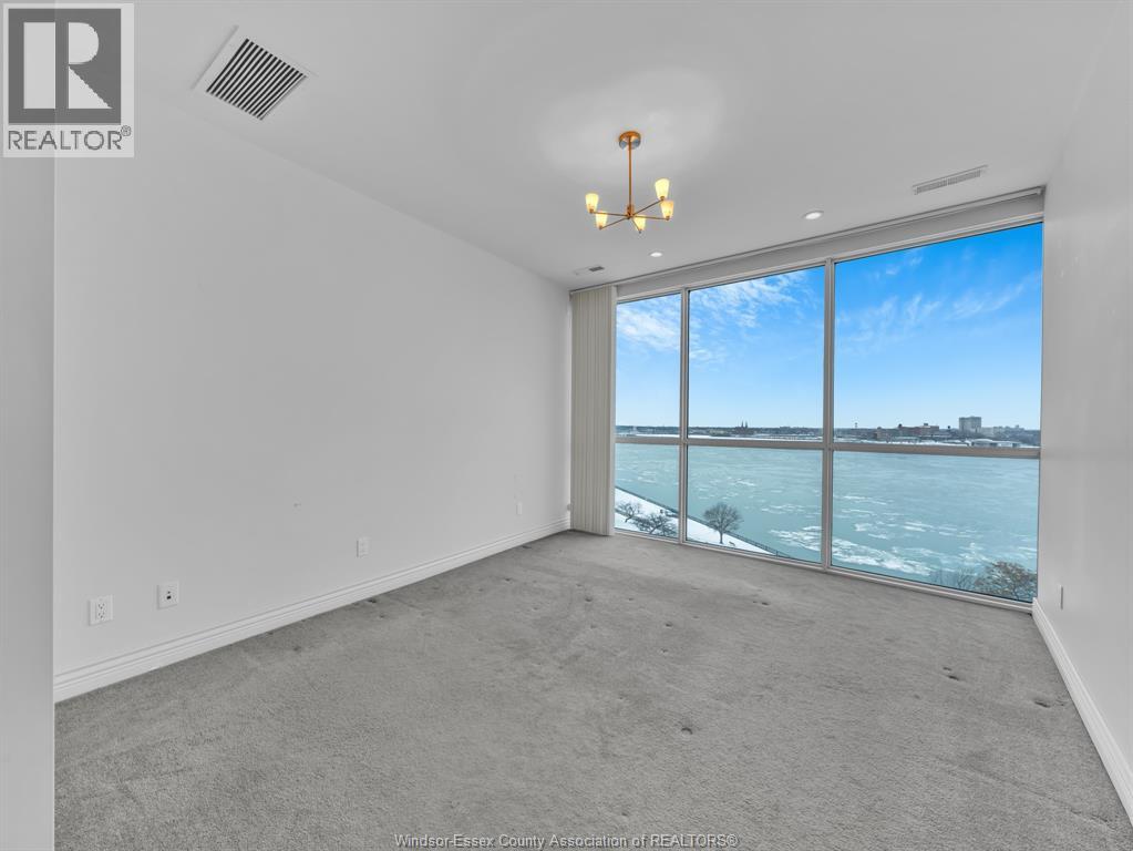 #703 1225 RIVERSIDE DRIVE West - 40