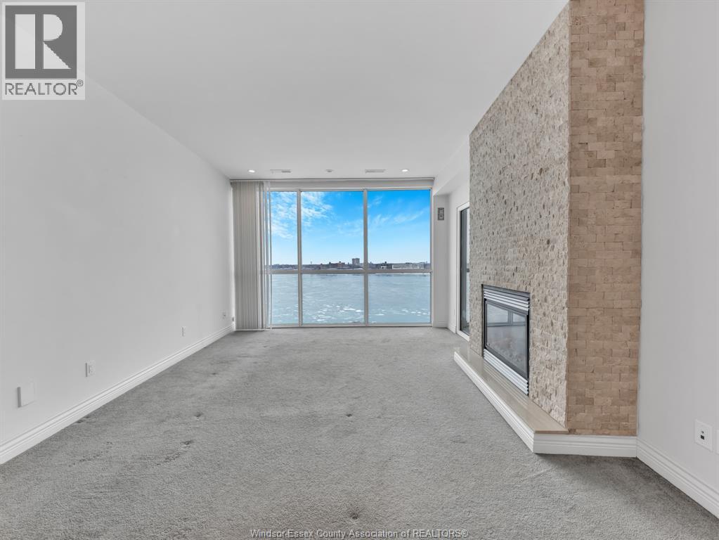 #703 1225 RIVERSIDE DRIVE West - 44