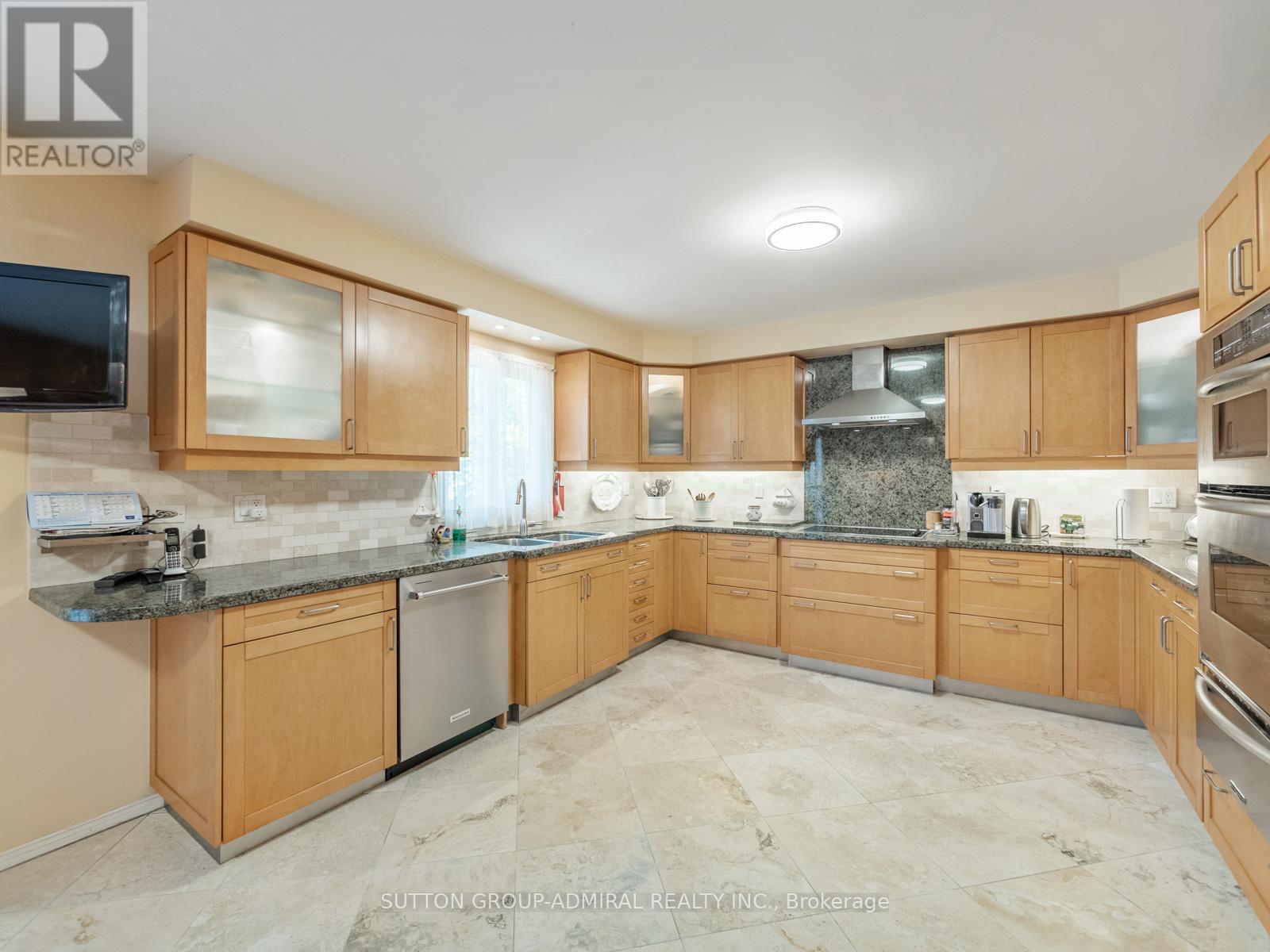 49 MIRIAM CRESCENT - 11