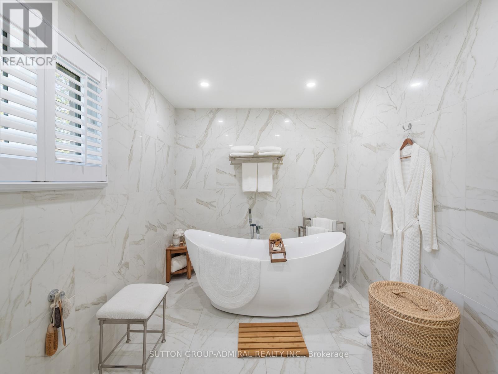 49 MIRIAM CRESCENT - 24