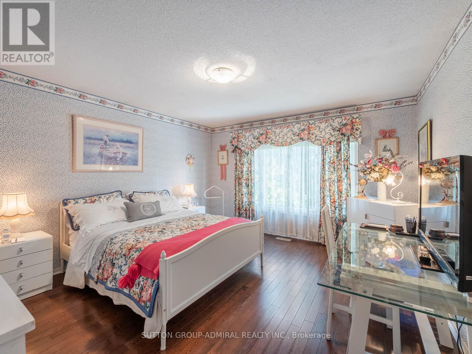 49 MIRIAM CRESCENT - 29