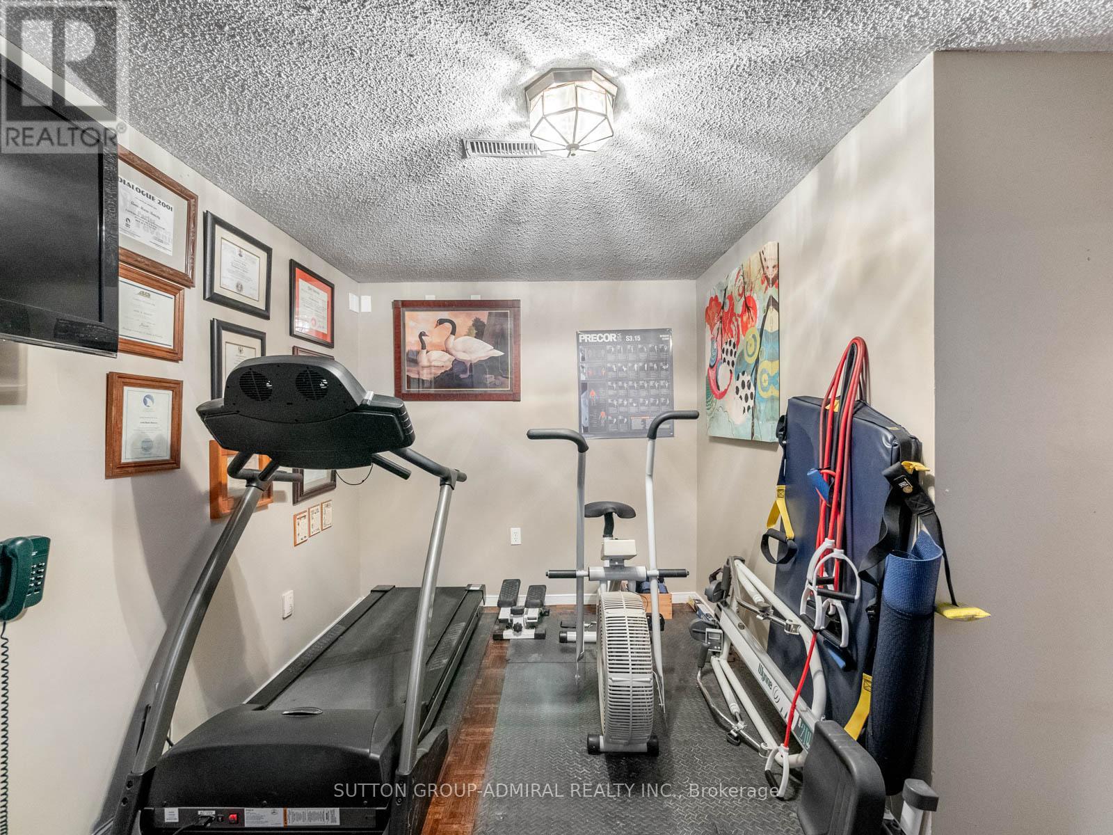 49 MIRIAM CRESCENT - 32