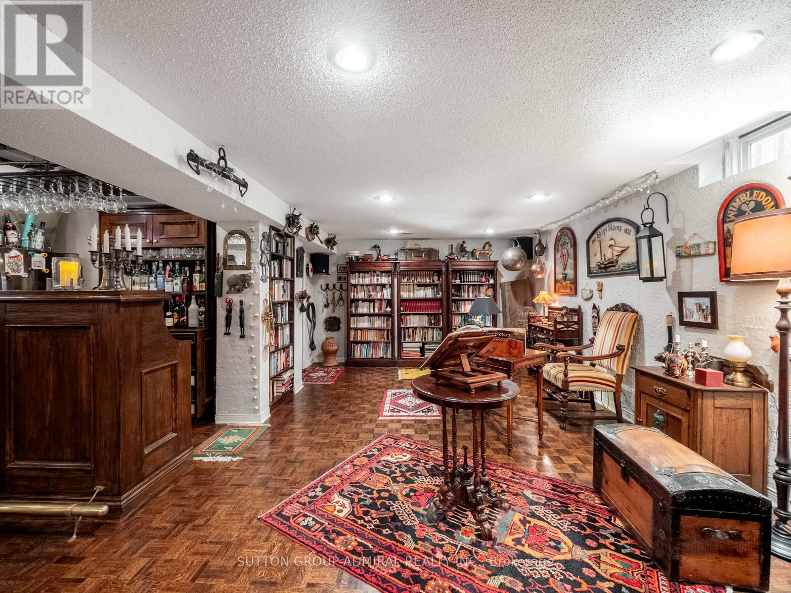 49 MIRIAM CRESCENT - 34