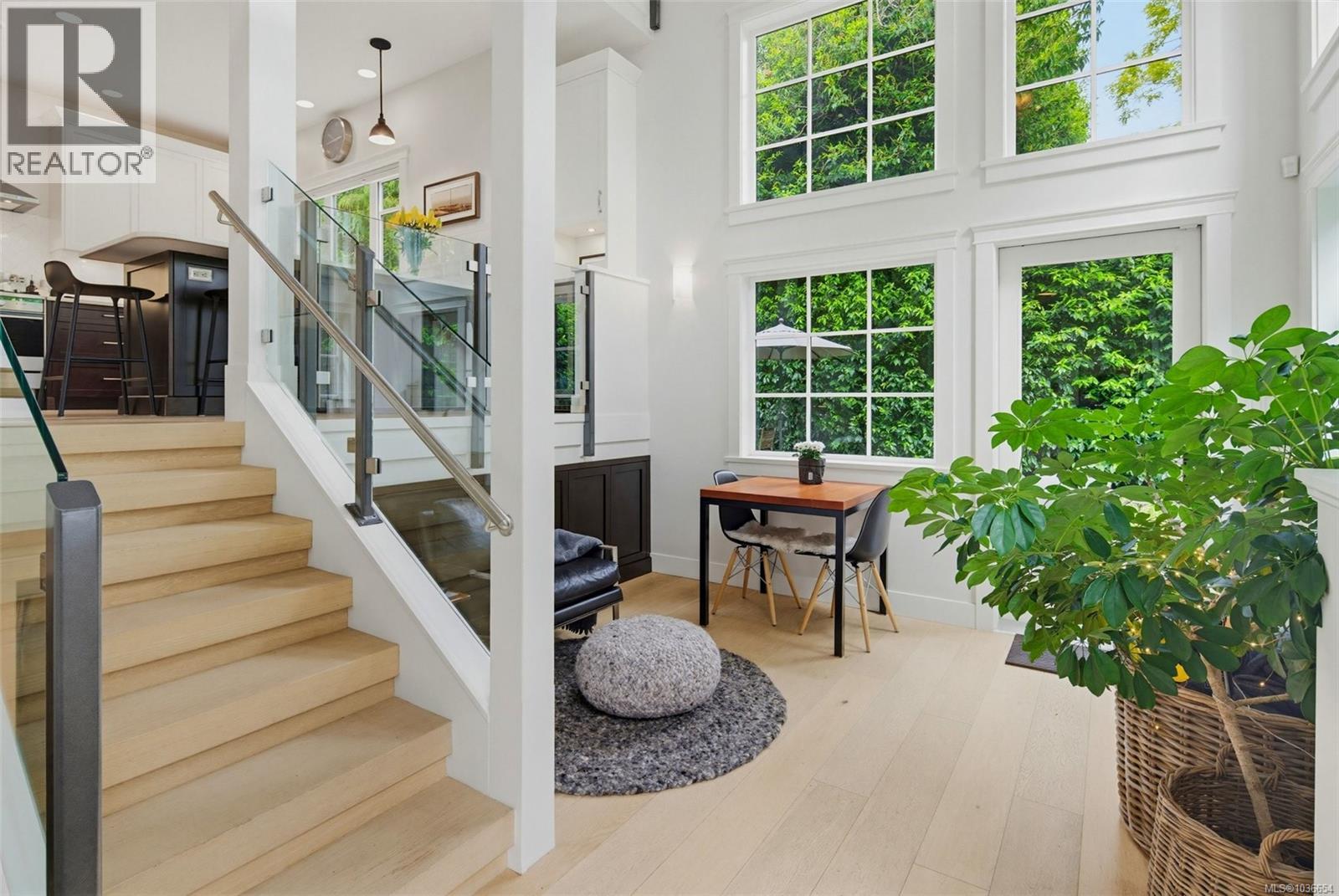 1217 Hewlett Pl - 19