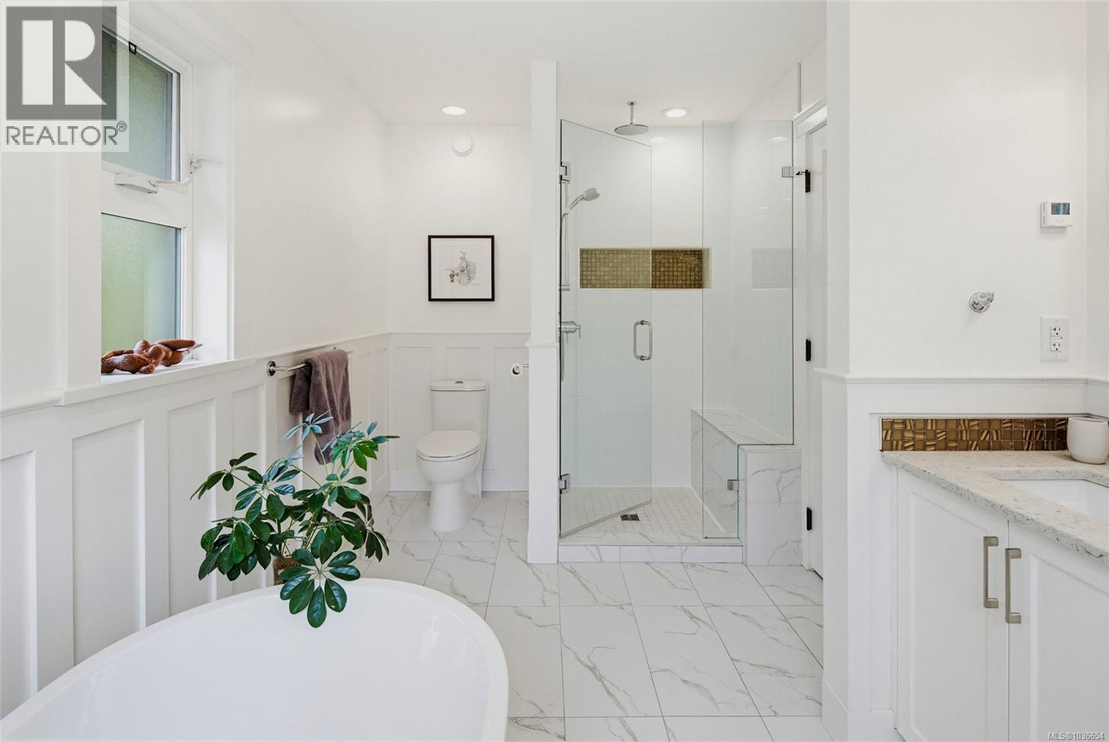 1217 Hewlett Pl - 33