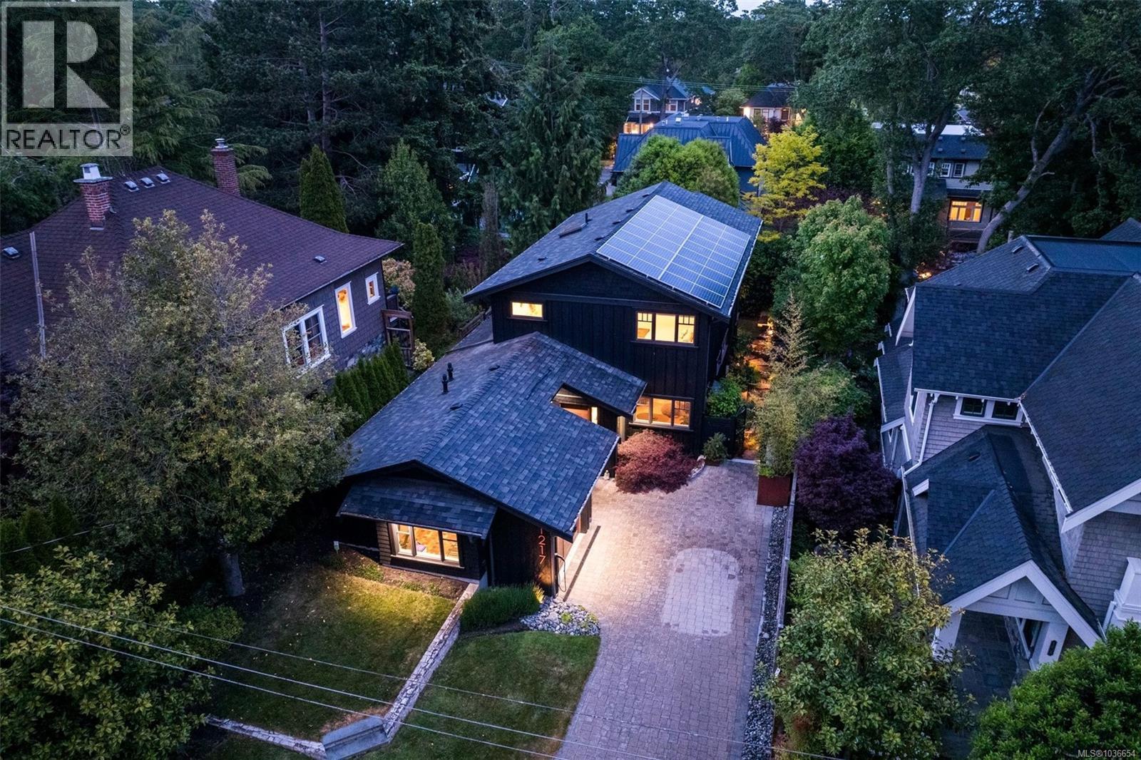1217 Hewlett Pl - 43