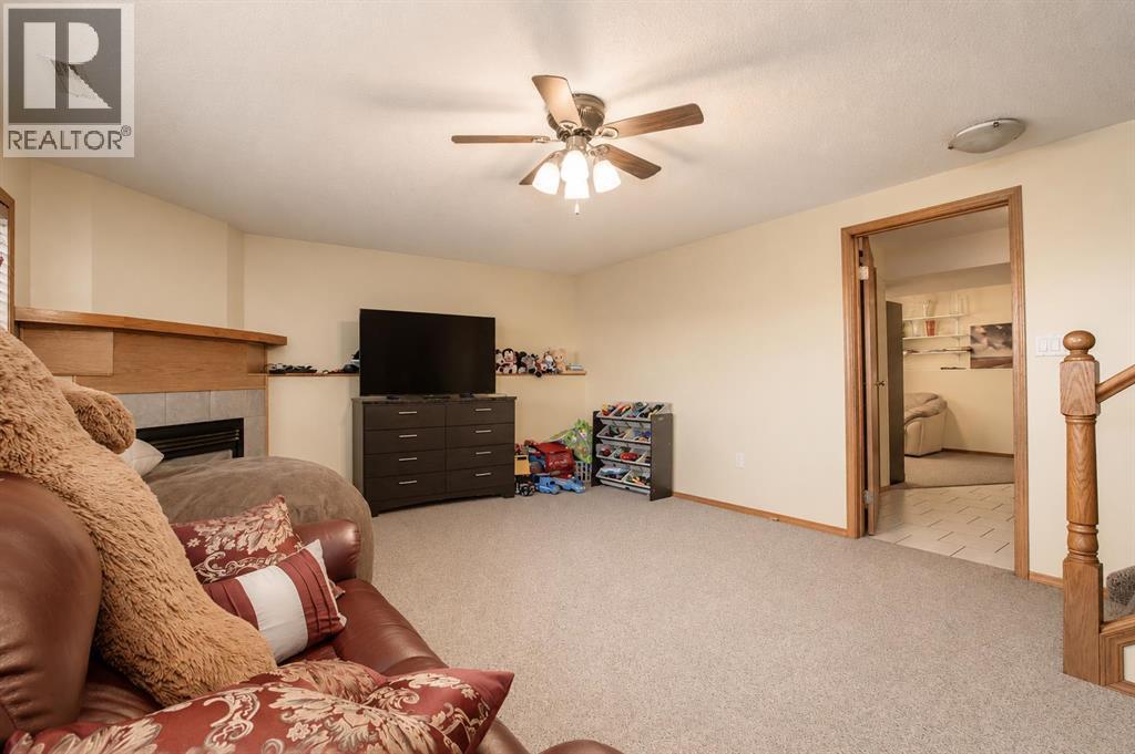 9110 107 Avenue - 12