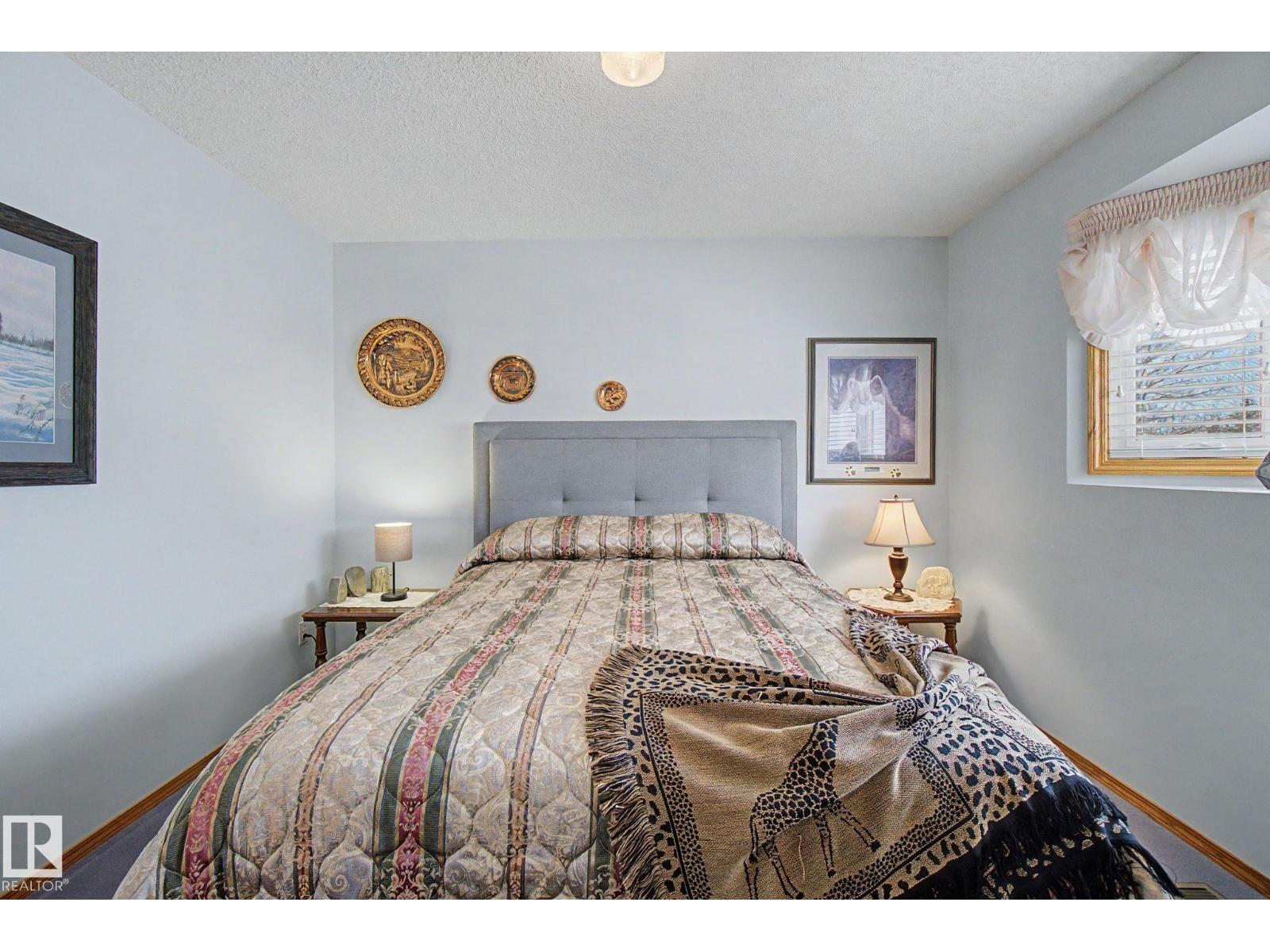 53 COACHMAN WY - 30