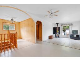 211 Ch. Stephens, Otter Lake, QC J0X2P0 Photo 6