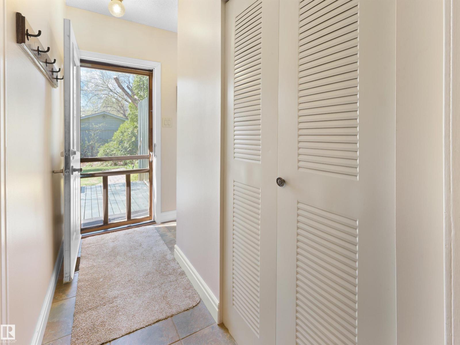 9202 117 ST NW - 11