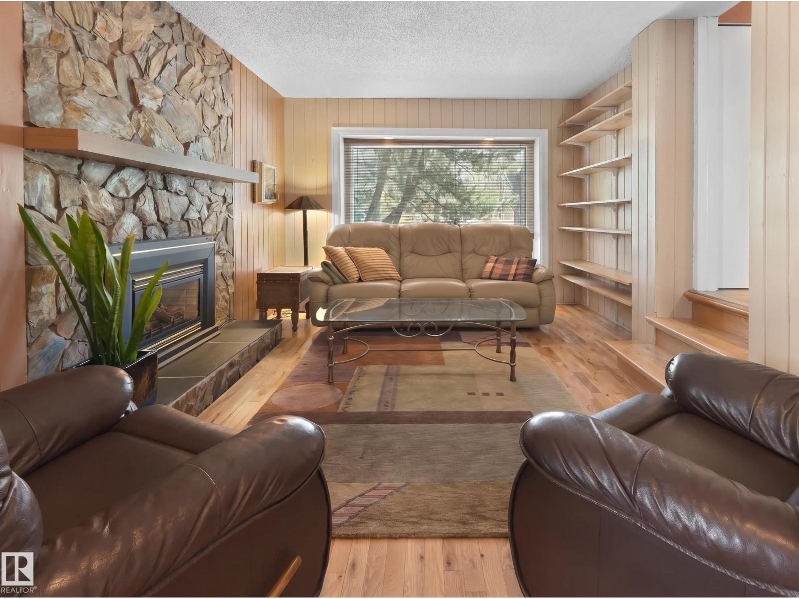 9202 117 ST NW - 14