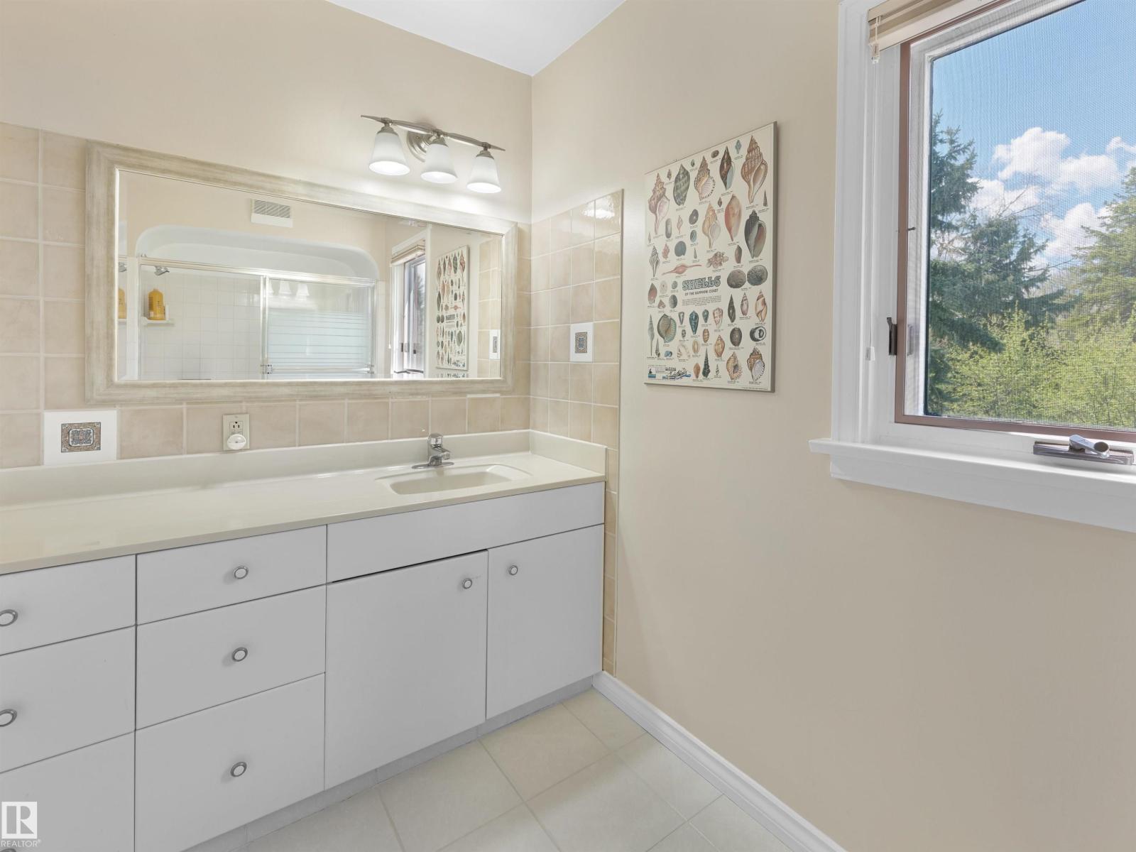 9202 117 ST NW - 23