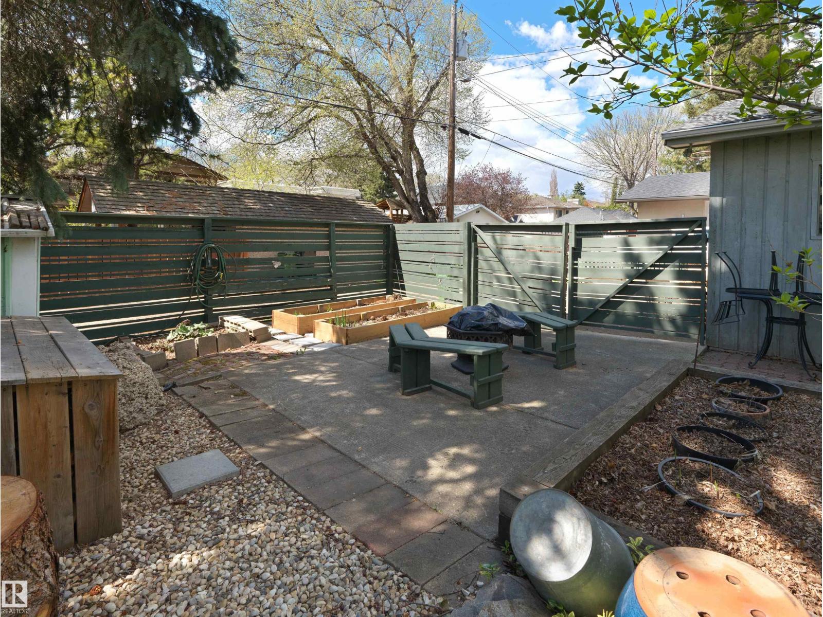9202 117 ST NW - 30