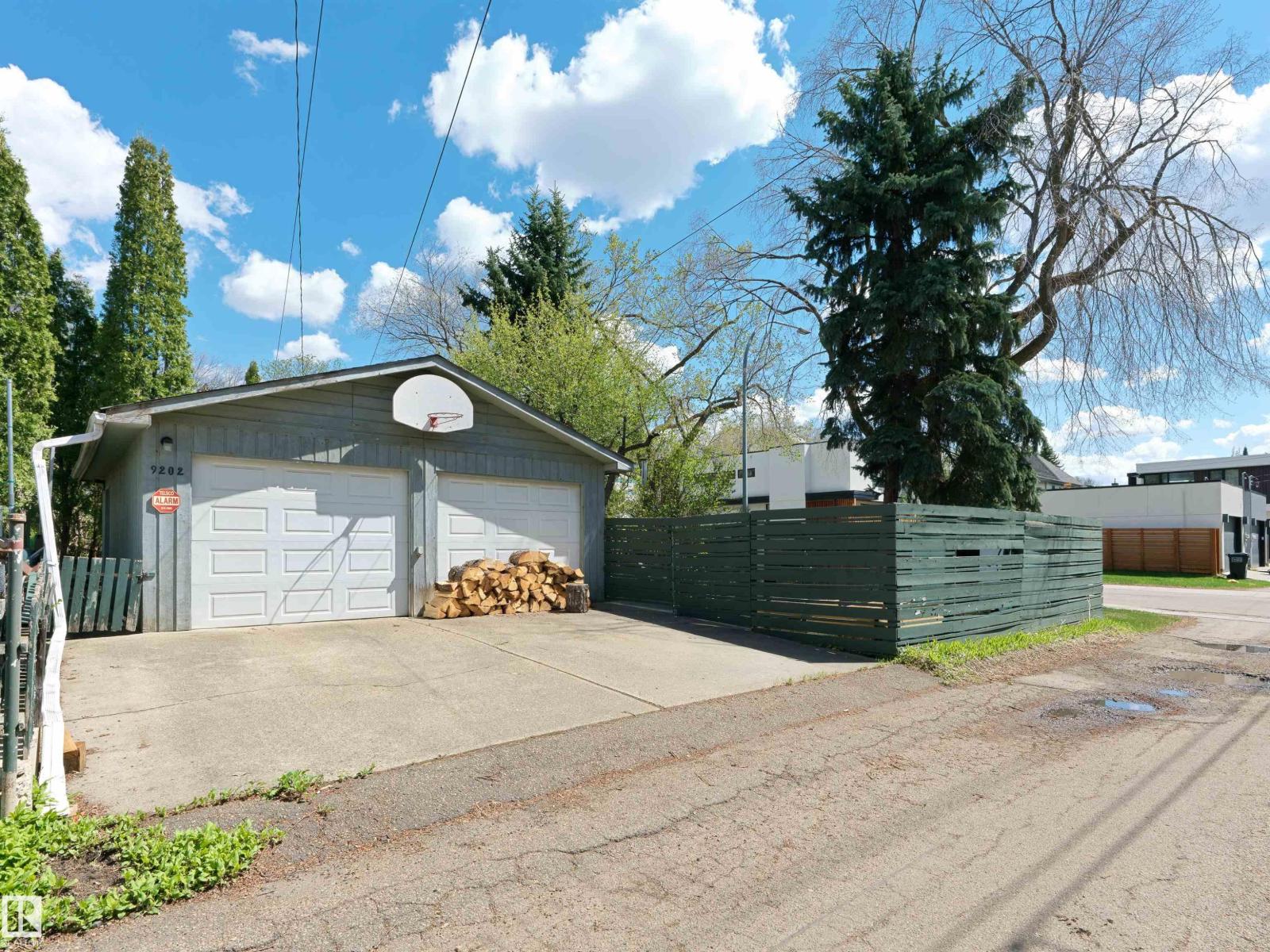 9202 117 ST NW - 39